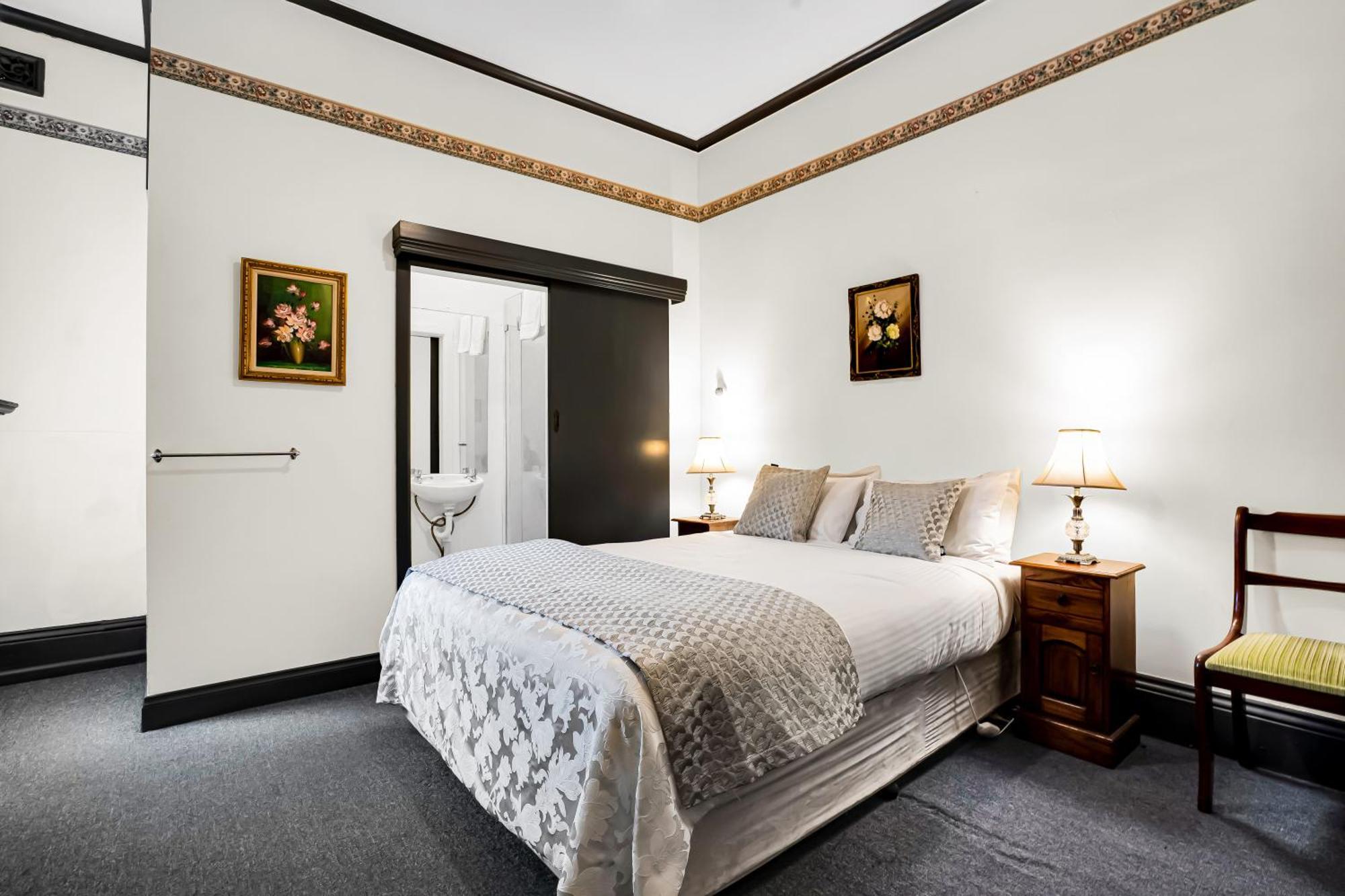 Bischoff Hotel Waratah Bagian luar foto