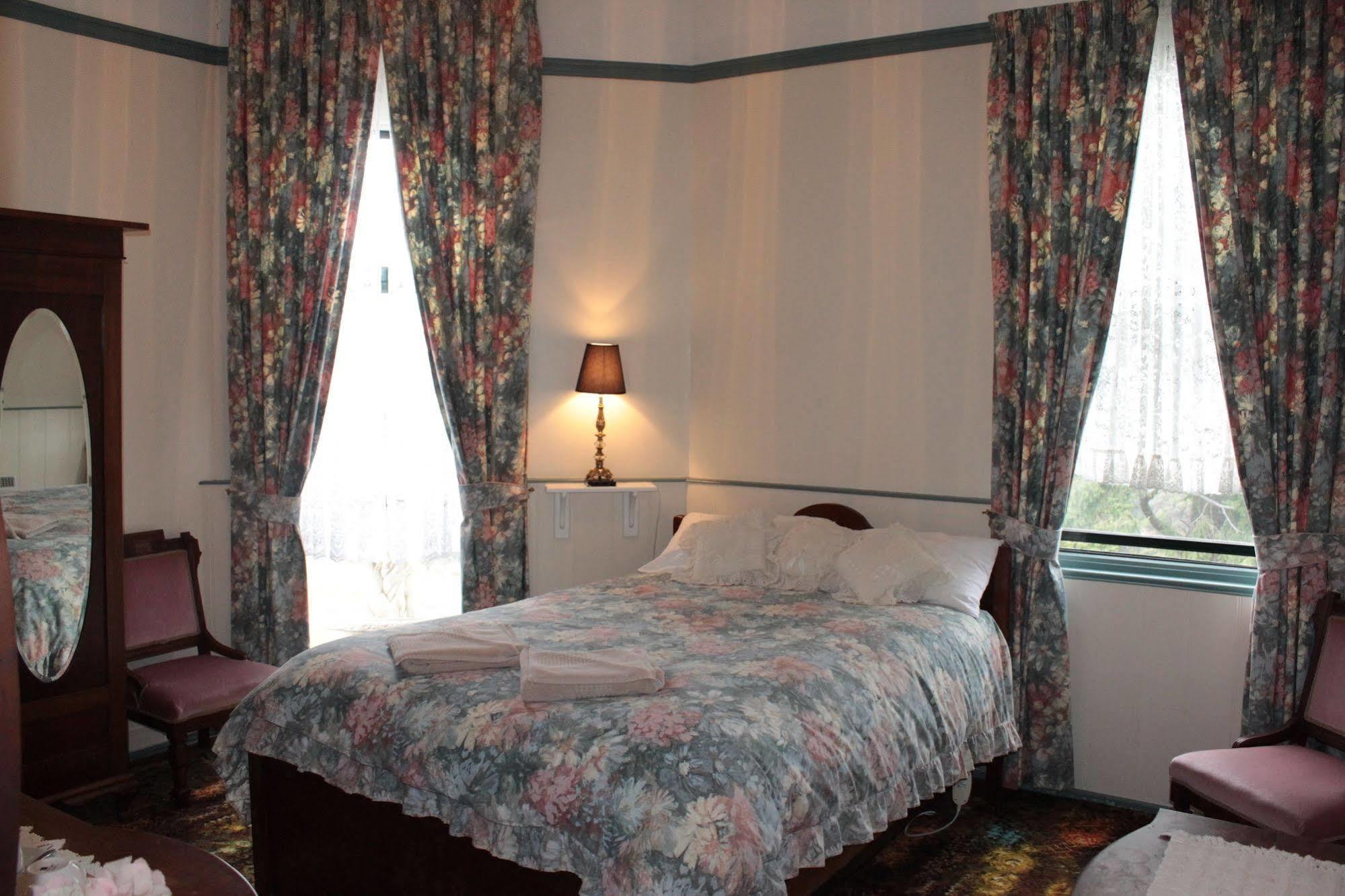 Bischoff Hotel Waratah Bagian luar foto