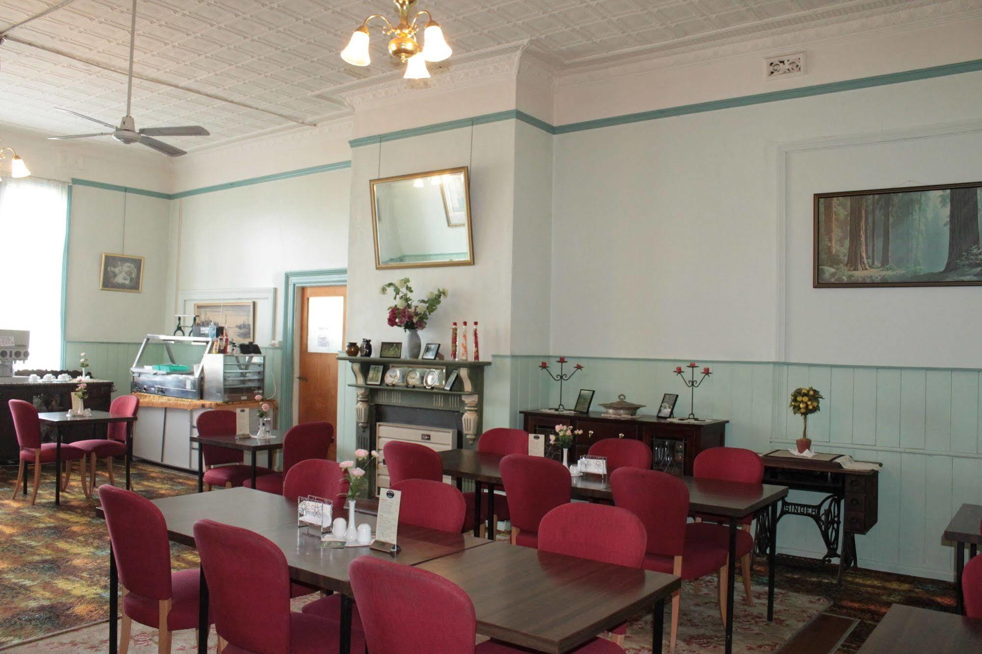 Bischoff Hotel Waratah Bagian luar foto