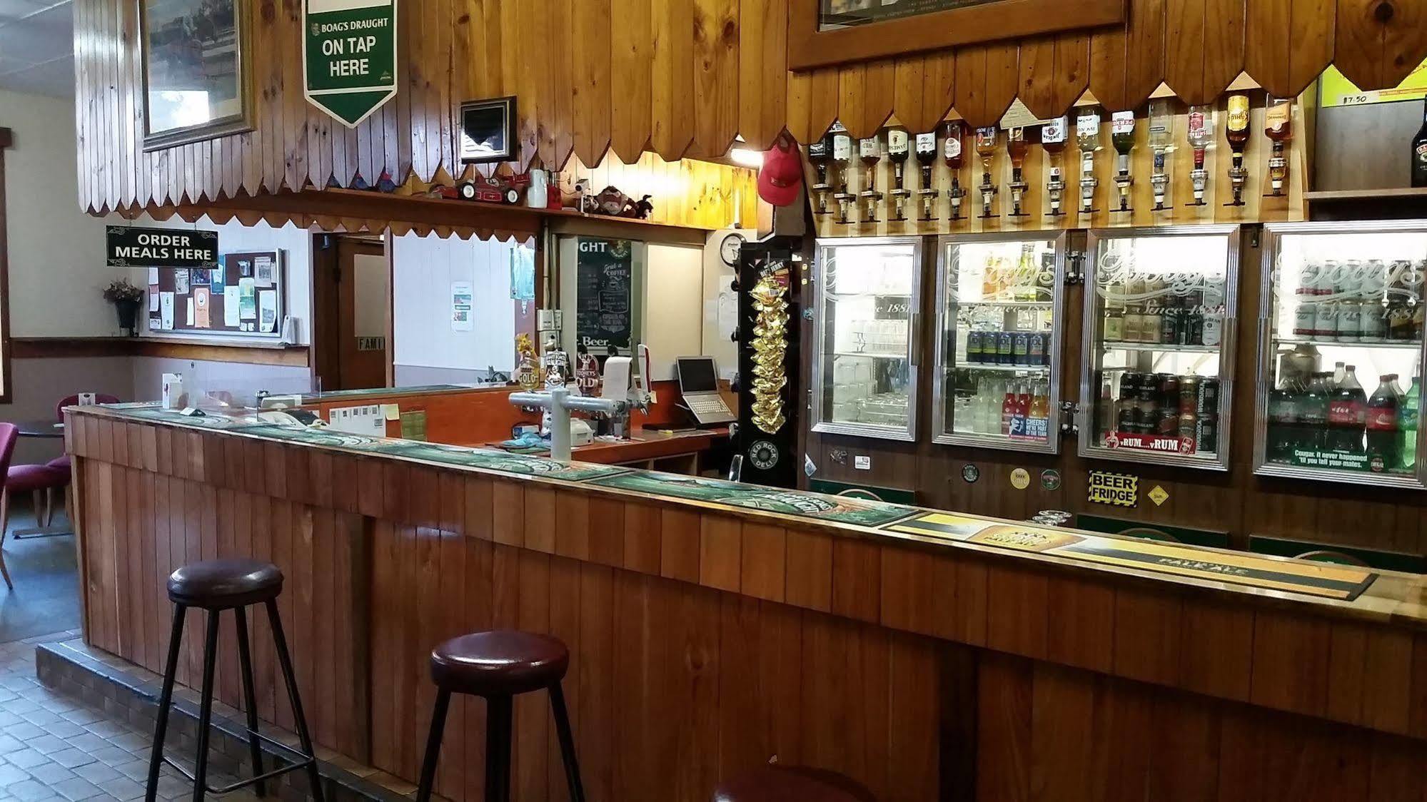 Bischoff Hotel Waratah Bagian luar foto